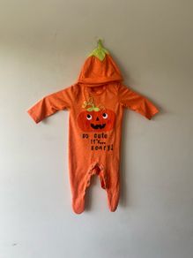Pumkin costume with hat (0-3 months)