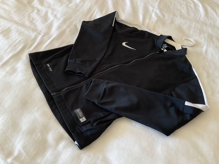 Boys black Nike Dri fit tracksuit jacket zip top 8 9 10