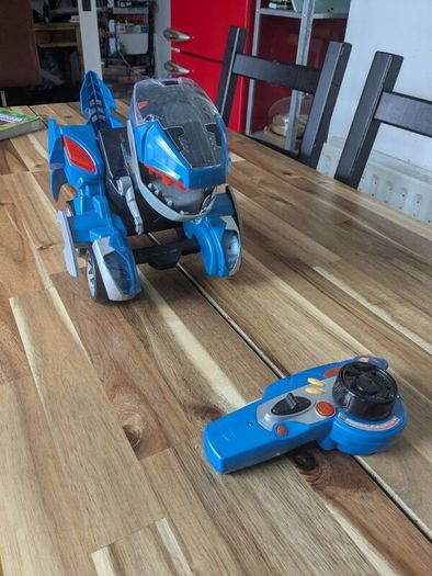 VTech remote controlled Switch & Go Dash T-Rex/Car transformer