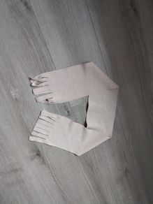 Beige kids scarf barely worn