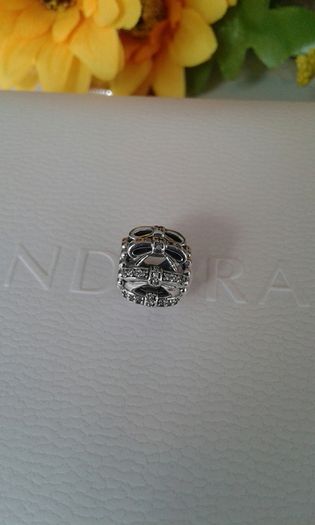 Brand new genuine Pandora sterling silver bows charm