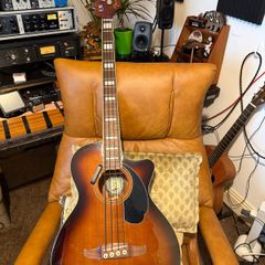 Fender Kingman Bass