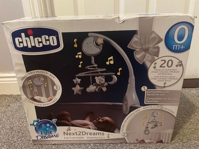 Chicco next2Dreams Cot mobile