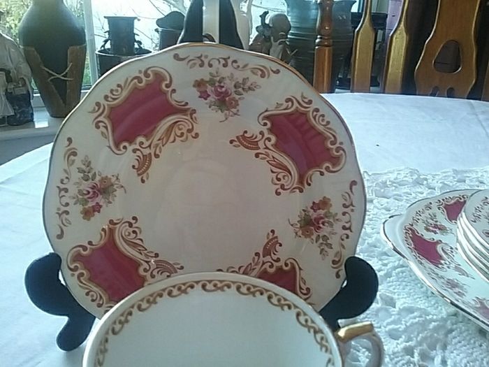 Twenty One Piece Elizabethan China Teaset