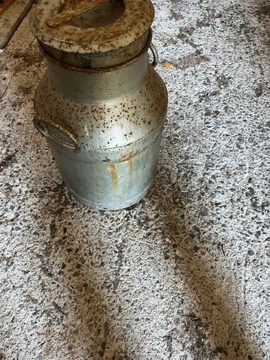 Metal milk churn