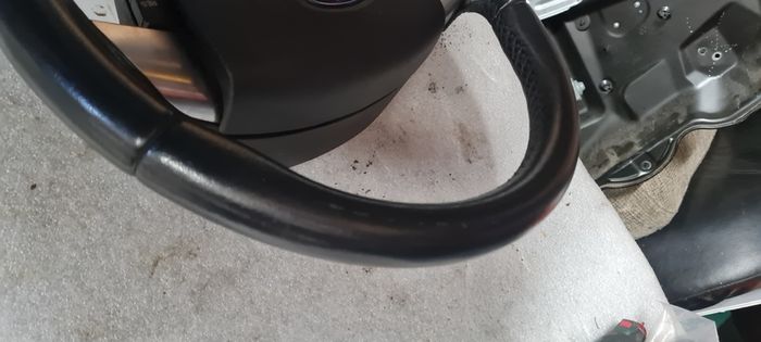 Ford Multifunction Leather steering Wheel, came from Mk2 Focus but may Suit others @ OCG