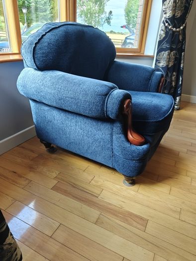 Couch and two armchairs