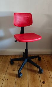 swivel chair