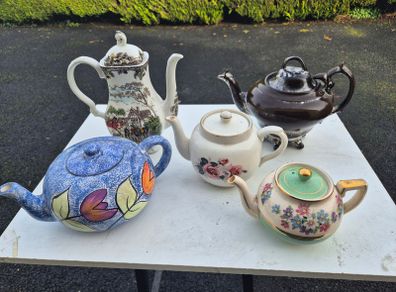 Vintage tea pots