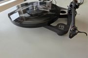 Rega Planar 8 with Ortofon 2M Black