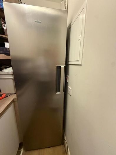 Whirlpool Upright Freezer Inox UW8 F2C XLSB UK 2