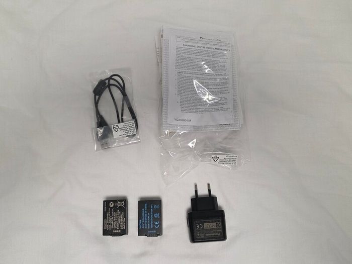 Panasonic Lumix DC-FZ82 4K Camera 60x Zoom Boxed