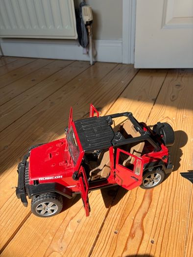 Bruder Jeep Wrangler Unlimited Rubicon 1:16