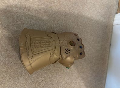 Avengers- Thanos Infinity Gauntlet