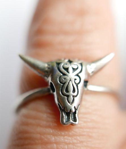 Vintage 925 Sterling Silver BULL SKULL with Horn Ring