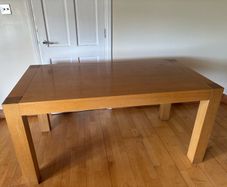 Oak Dinning Table & Leather Chairs