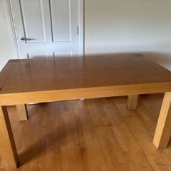 Oak Dinning Table & Leather Chairs