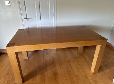 Oak Dinning Table & Leather Chairs