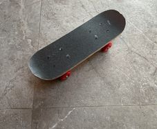 Mini skateboard
