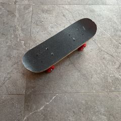 Mini skateboard