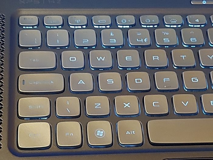 DELL XPS 14z, Intel Core i5-2430M CPU, 2.4GHz, 6GB Ram, 500GB HDD, Windows 10 Pro, Microsoft Edge, Chrome and VLC