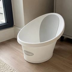 Shnuggle Baby bath