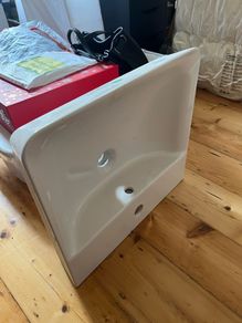 Wash hand basin porcelain 50cms