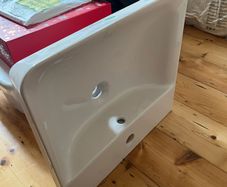 Wash hand basin porcelain 50cms