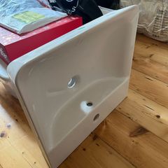 Wash hand basin porcelain 50cms
