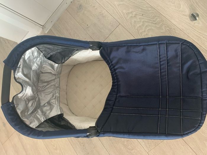 Baby Cot and car seat