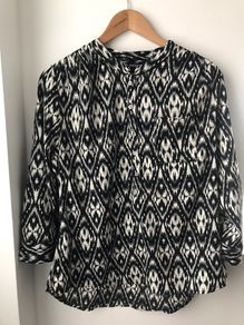 Mystify black & white print top size 16