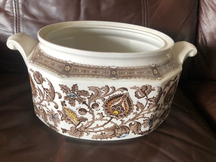 Price drop!!! Vintage Jacobean ironstone ridgeway Staffordshire tureen