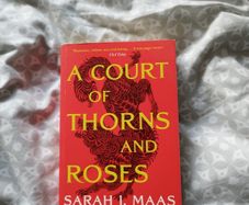 Sarah J. Maas - A Court of...