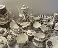 Aynsley dishes.Pembroke.Sold in total.