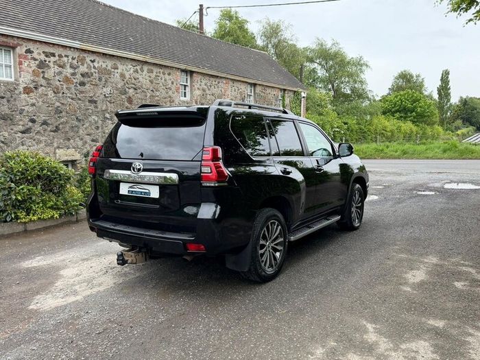 Toyota Landcrusier Invincible 7 Seats