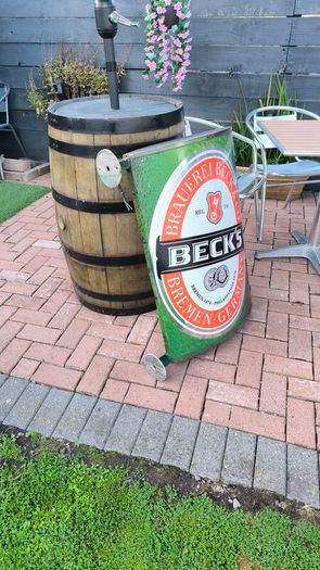 Becks bar sign