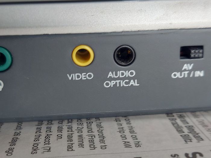 5 Portable DVD Players, all working, but no charges for them, all in very good condition