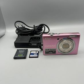 Nikon Coolpix S570 12MP Digital Camera Pink - Full Kit