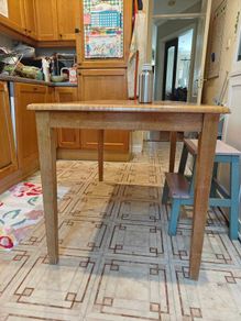Kitchen dining table