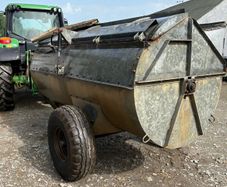 Muck spreader