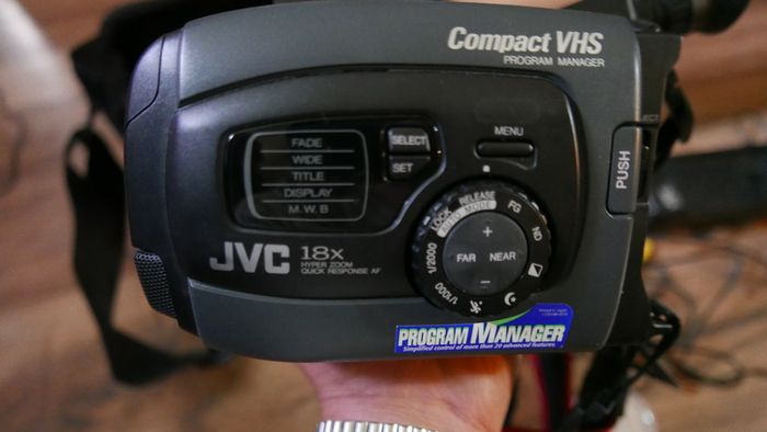 JVC GR-AX337E Compact VHS Camcorder + Carry Bag & Charger (the battery doesn't hold a charge - it works perfectly on the charger)