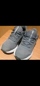 Nike Revolution Size UK5
