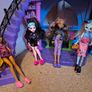 Monster High School + 4 dolls Image 2