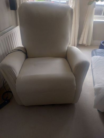 Dual motor riser recliner