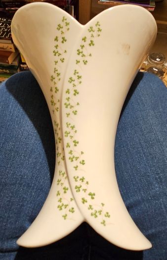 Whole Lot of Ornaments and Decorative Items