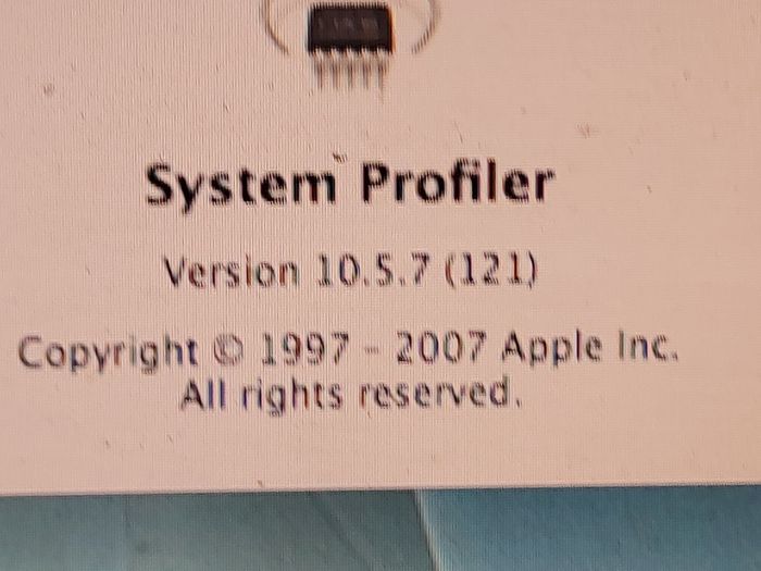 Vintage Apple MacBook, working fine and in reasonable condition for its age. No Charger
