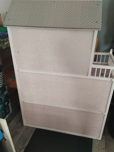 Large Doll House