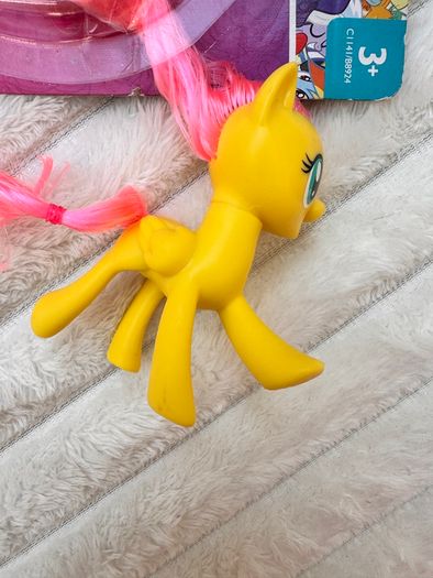 Hasbro My Little Pony Friends Fluttershy B8924 / C1141 Only Pony MLP approx. 8 cm. 2016  Please see photos
