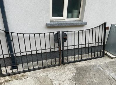 metal gate