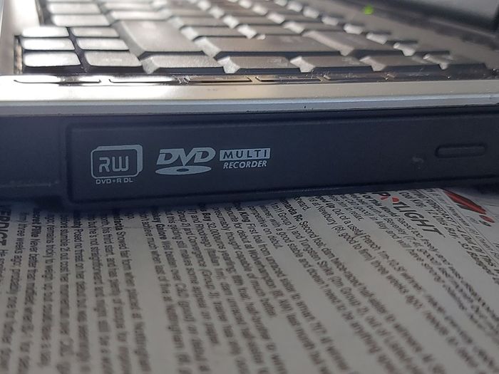 Vintage Acer Aspire. 5612 WLMi, Intel Core Duo Processor, CPU T2300, 1.66GHZ, 32 bit,  2GB Ram, Windows 10, Microsoft Edge, Chrome and VCL